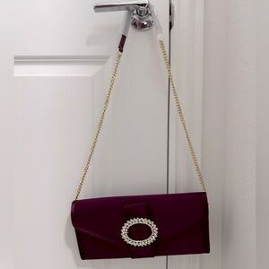 Lilly Pulitzer NWT Benton Clutch in Amarena Cherry. Very elegant. 2 available.